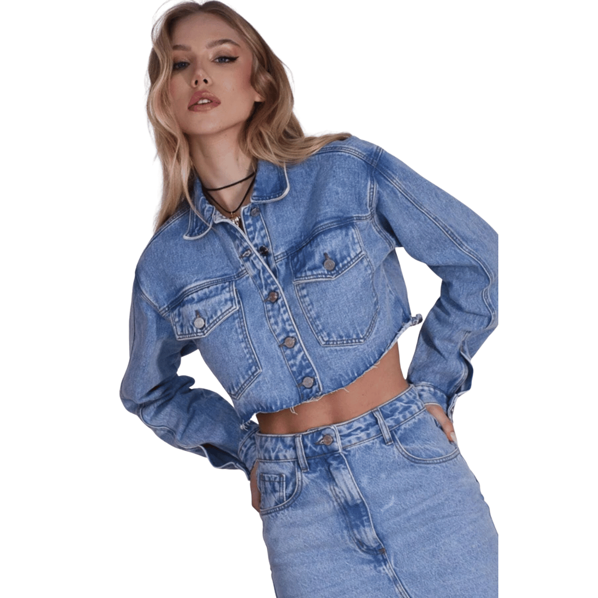 Jaqueta Jeans Cropped com Barra Desfiada Debora