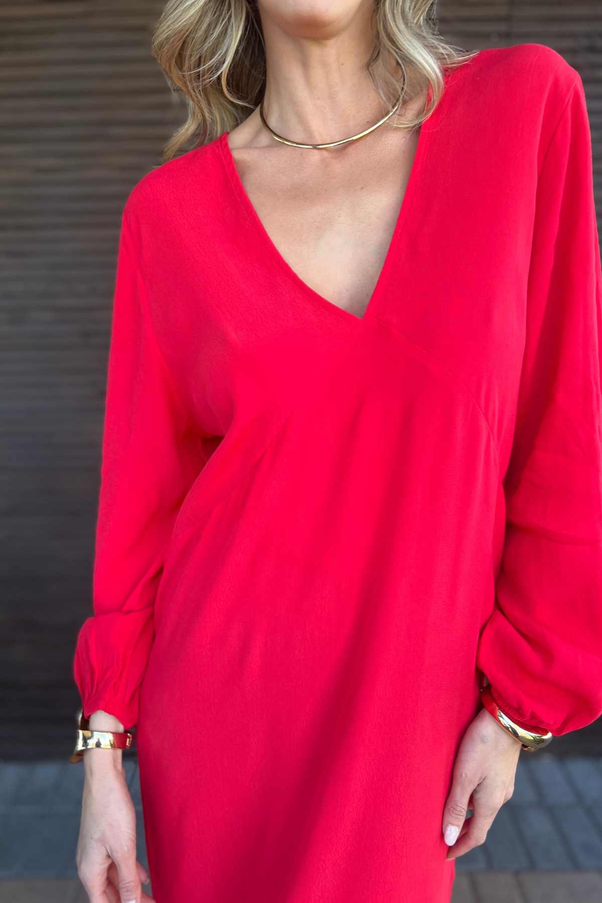 Vestido Amplo Decote V com Fenda Vanessa