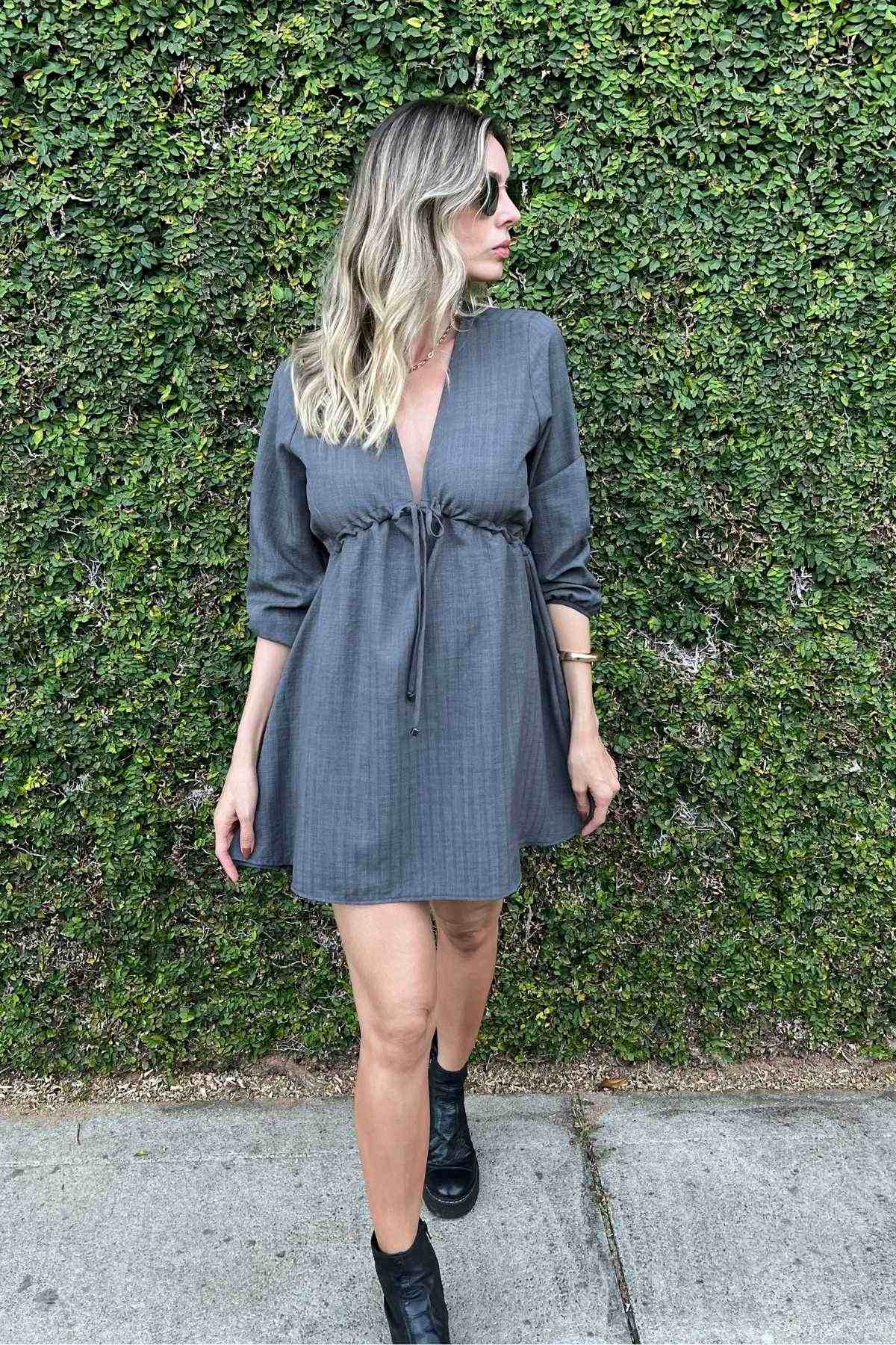 Vestido Curto Decote V Manga Longa Maitê