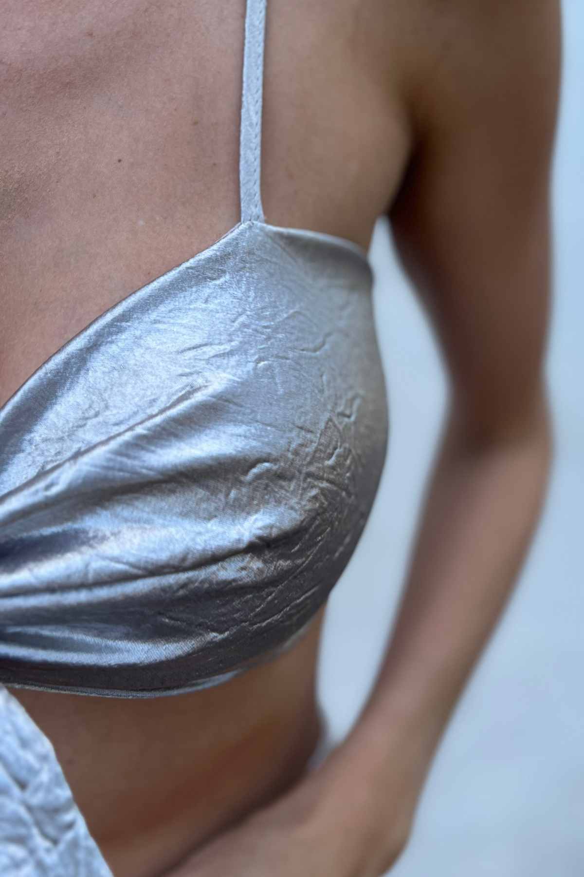 Top Metalizado com Amarração e Alças Finas Reguláveis Olga