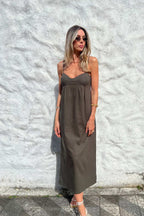 Vestido Midi com Bojo e Fendas em Viscolinho Catarina