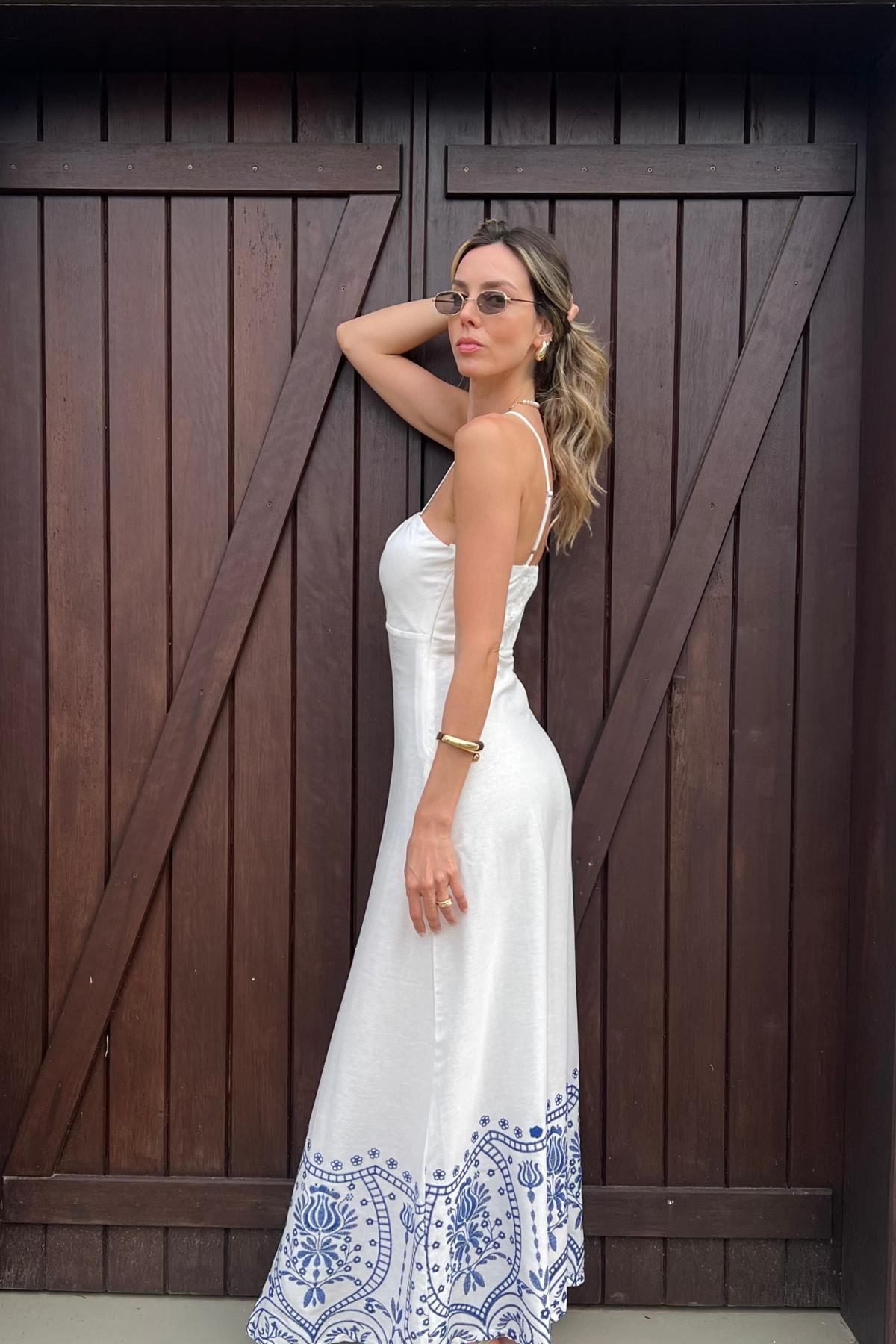 Vestido Longo com Busto Franzido e Bordado na Barra Kalina