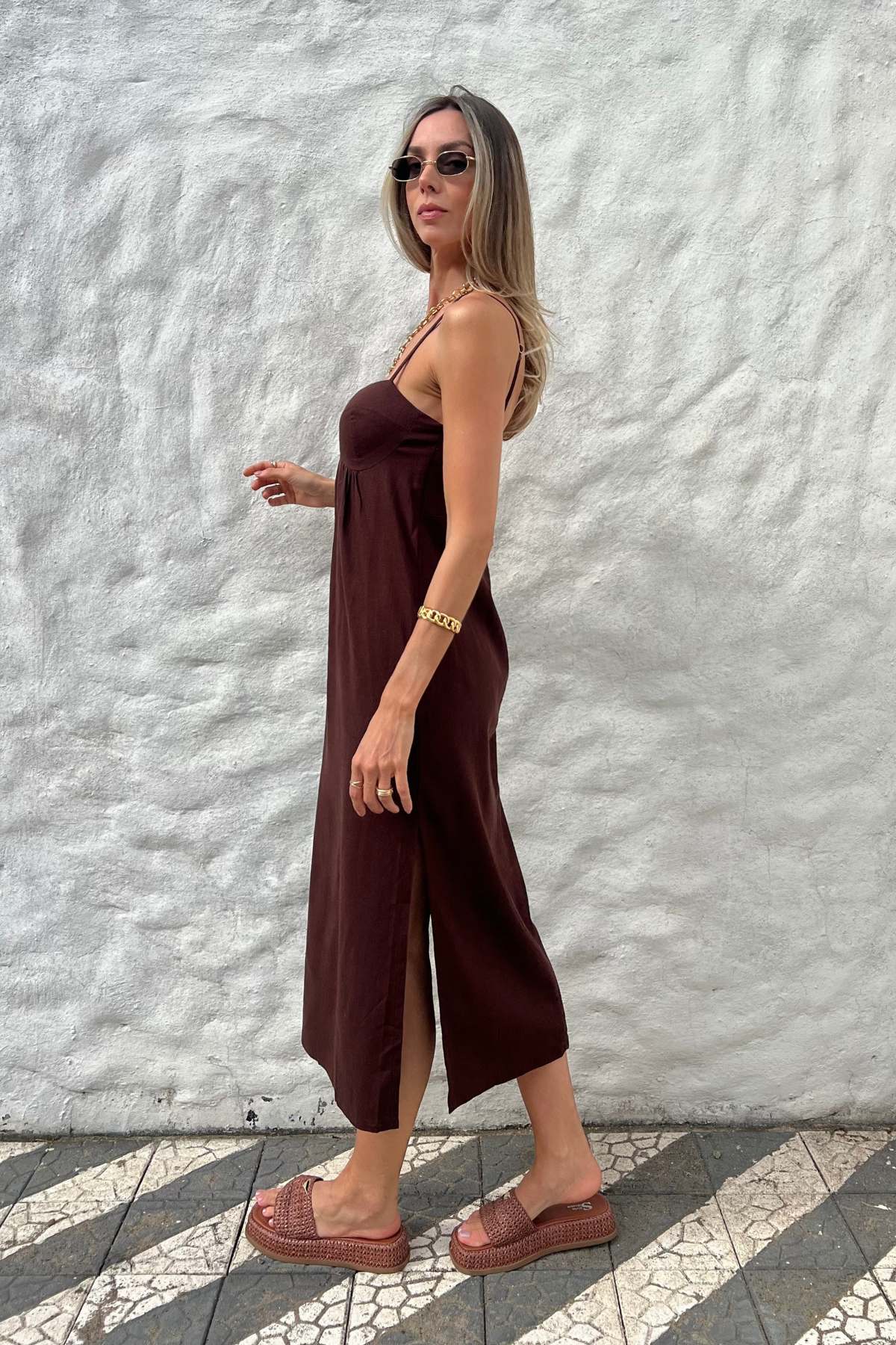 Vestido Midi com Bojo e Fendas em Viscolinho Catarina