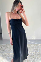 Vestido Midi Acetinado Costas Abertas e Fendas Kate