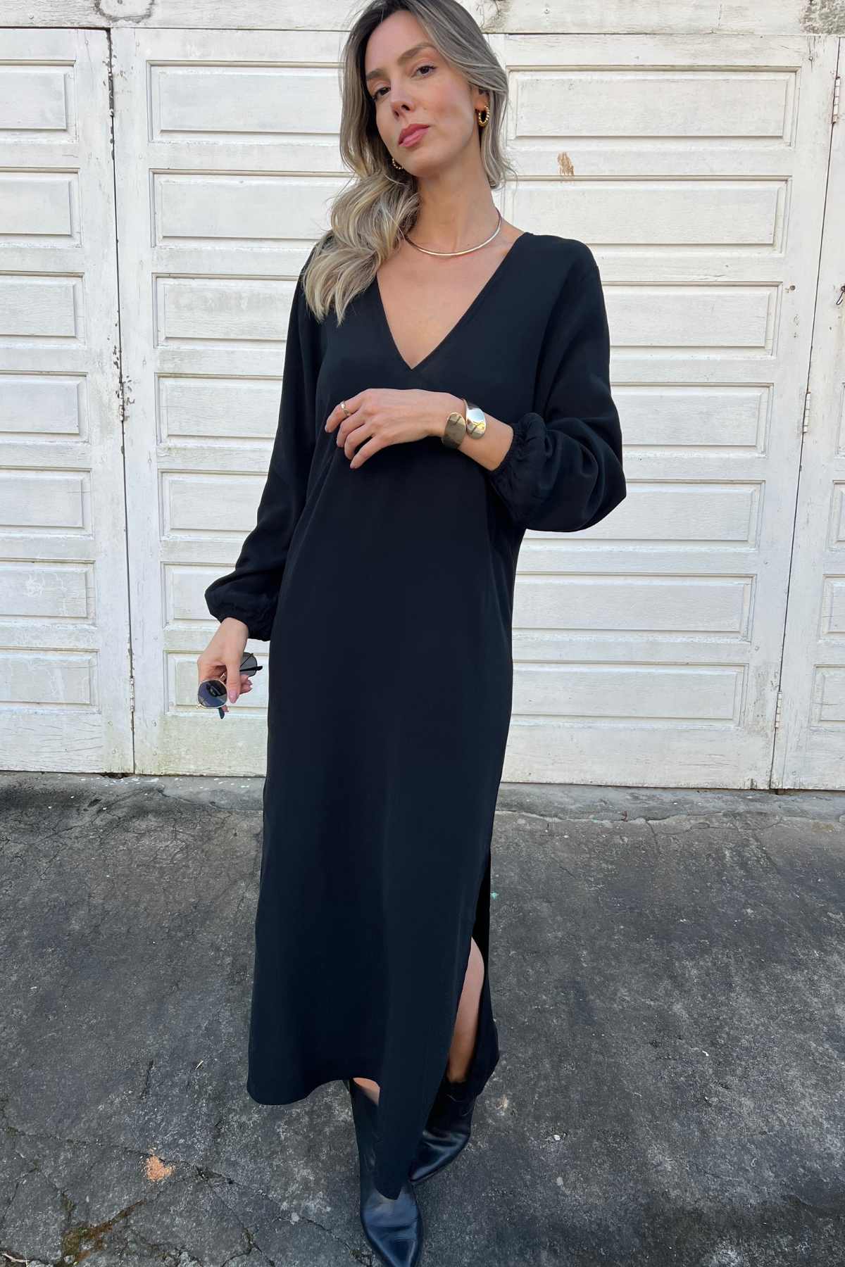 Vestido Amplo Decote V com Fenda Vanessa