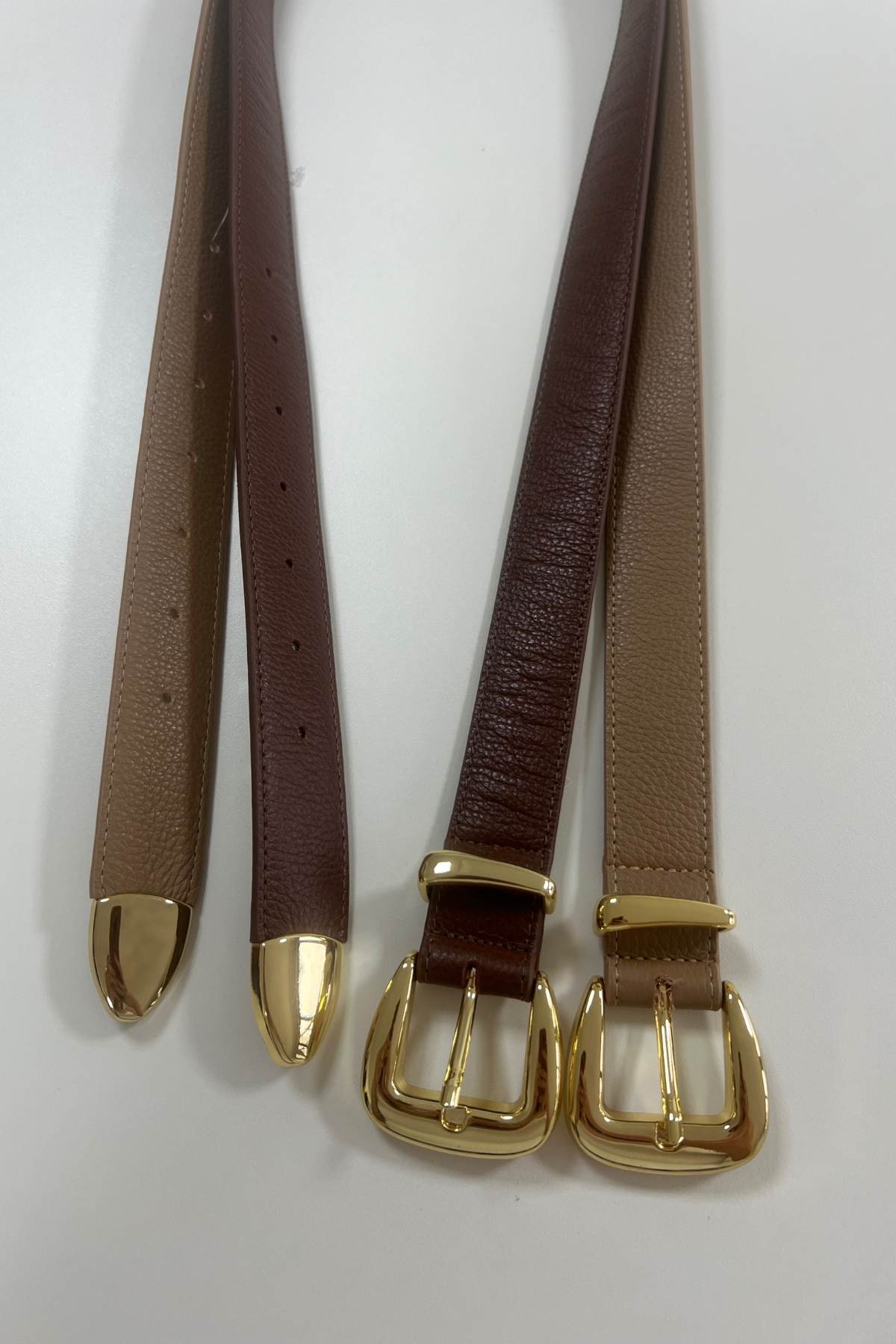 Cinto Feminino Fivela Dourada com Ponteira Clau