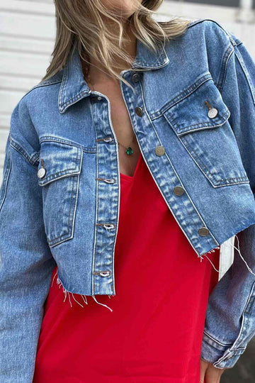 Jaqueta Jeans Cropped com Barra Desfiada Debora