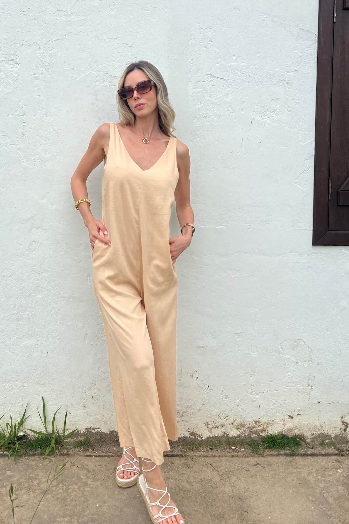 Macacão Feminino Decote nas Costas Abertas Alexia