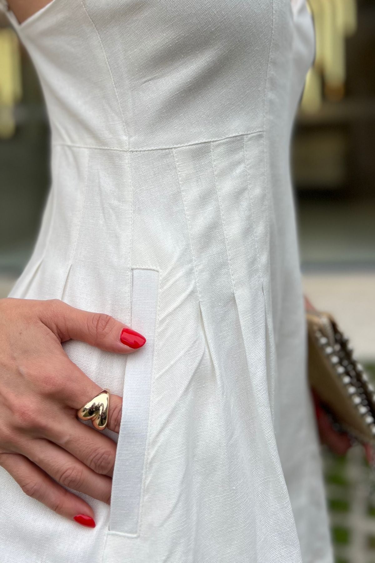 Macaquinho Feminino Decote V e Pregas Malu