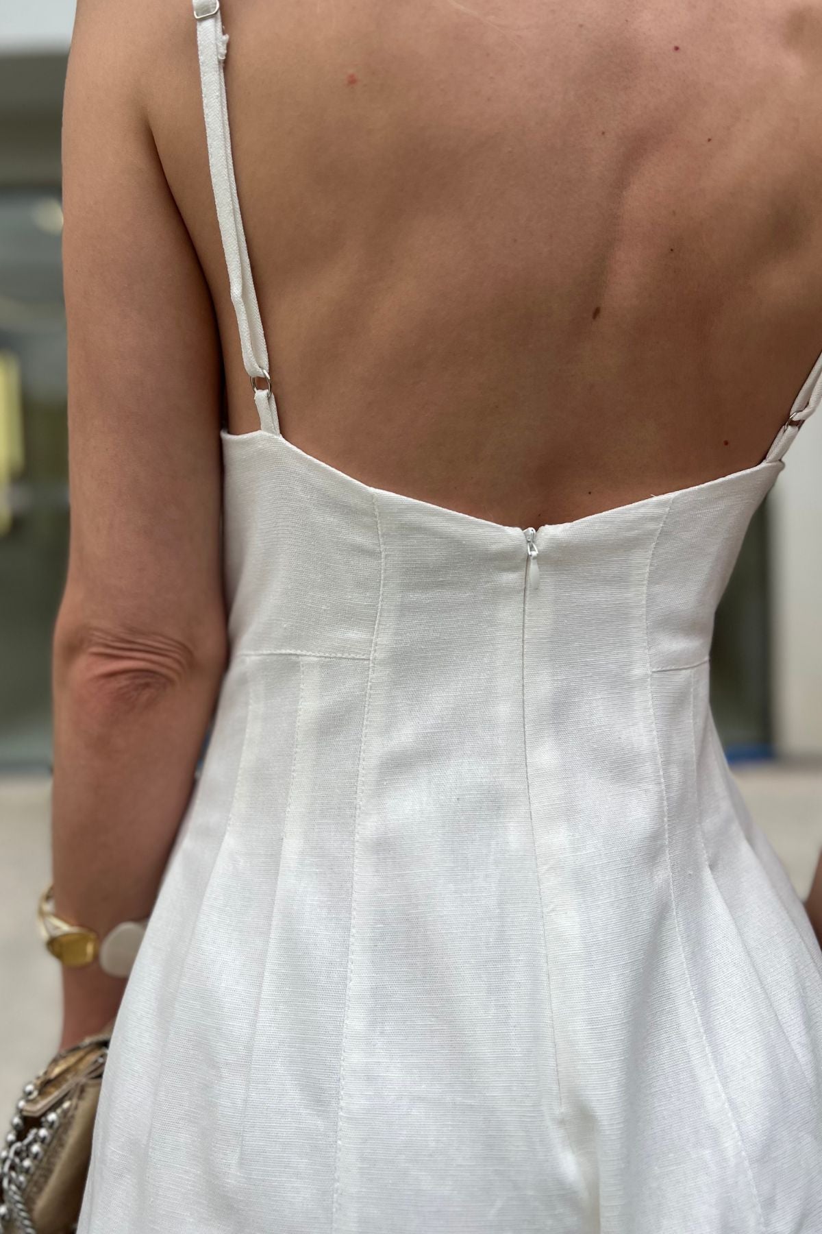 Macaquinho Feminino Decote V e Pregas Malu