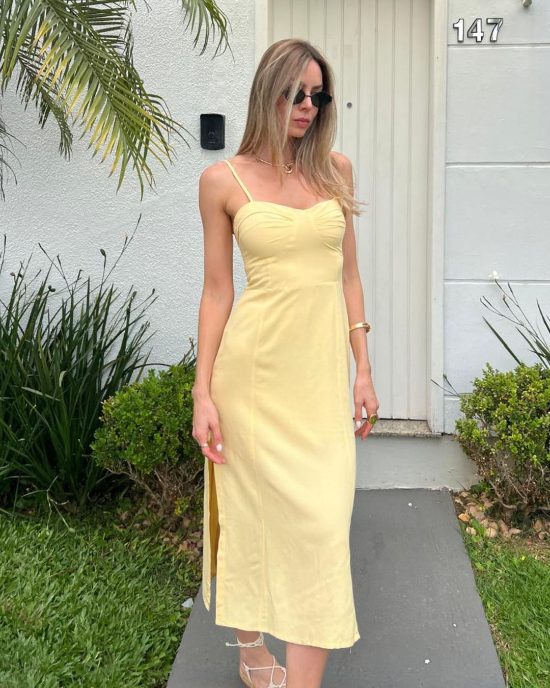 Vestido Midi Com Busto Estruturado E Fenda Agata