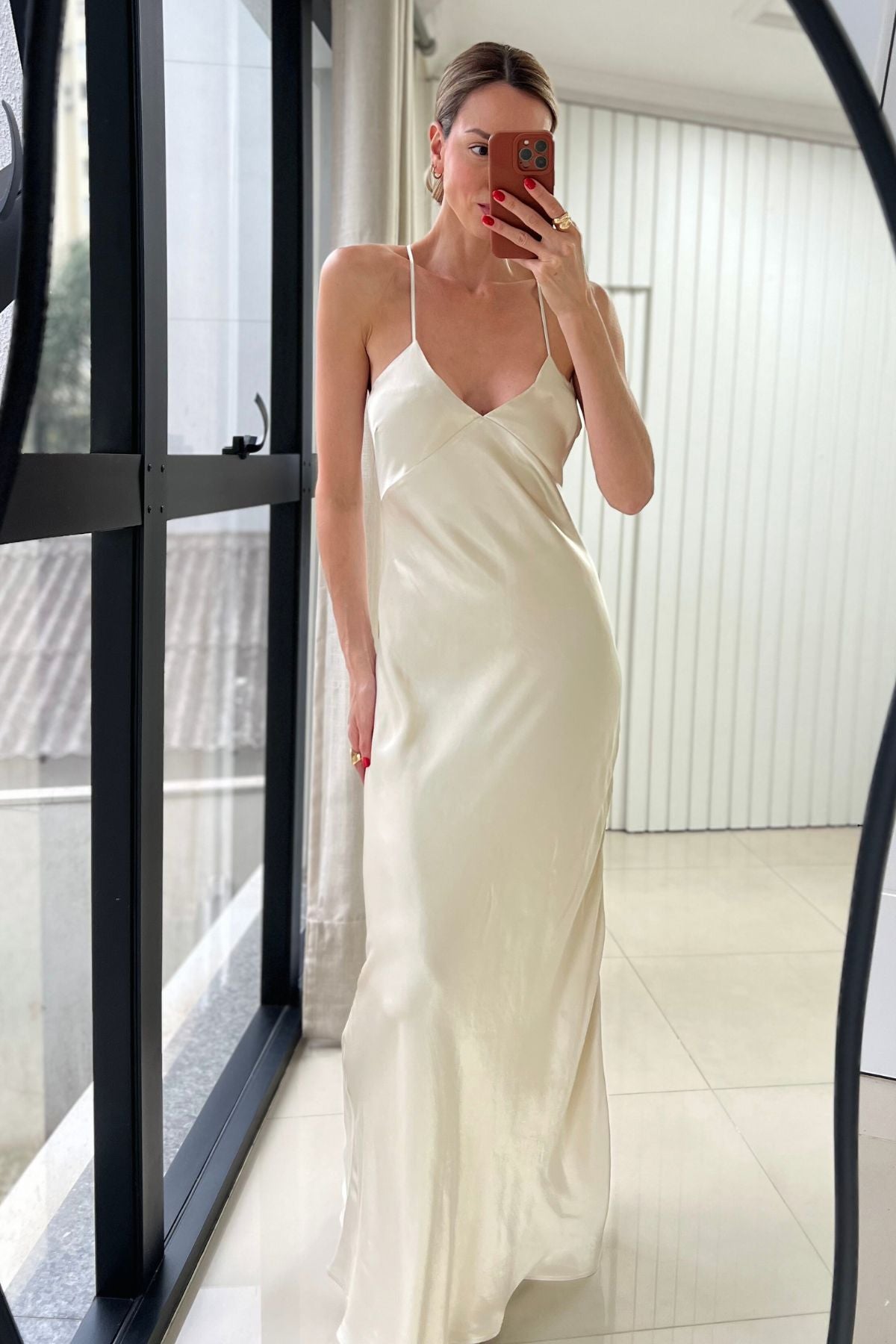 Vestido Longo Acetinado Decote V Mila