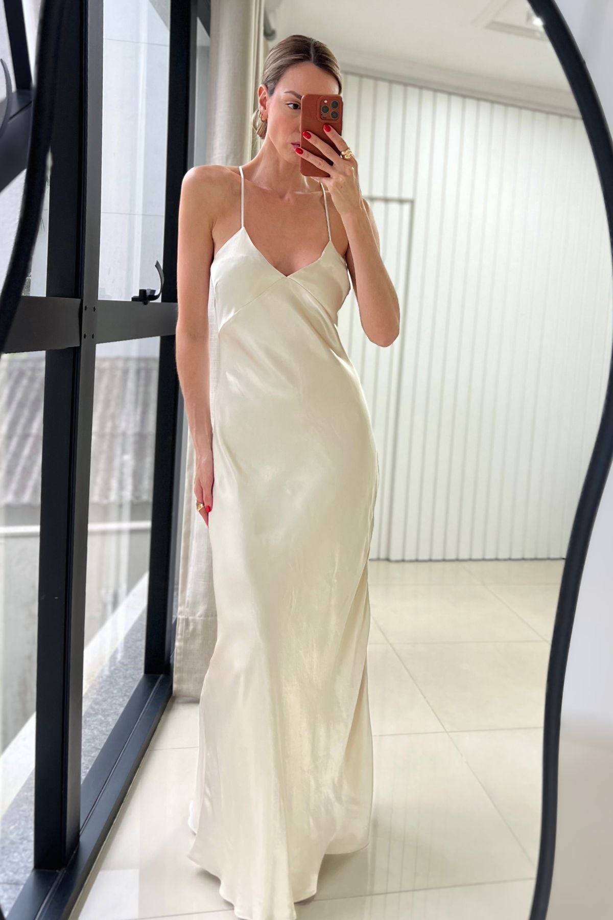 Vestido Longo Acetinado Decote V Mila