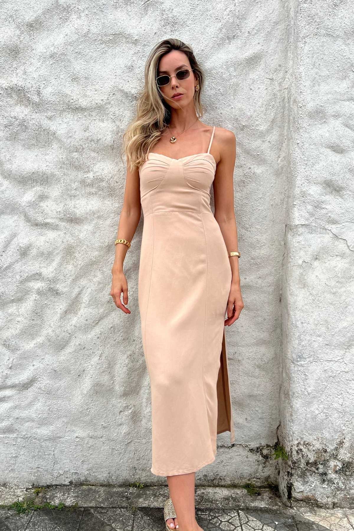 Vestido Midi Com Busto Estruturado E Fenda Agata