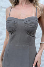 Vestido Midi Com Busto Estruturado E Fenda Agata