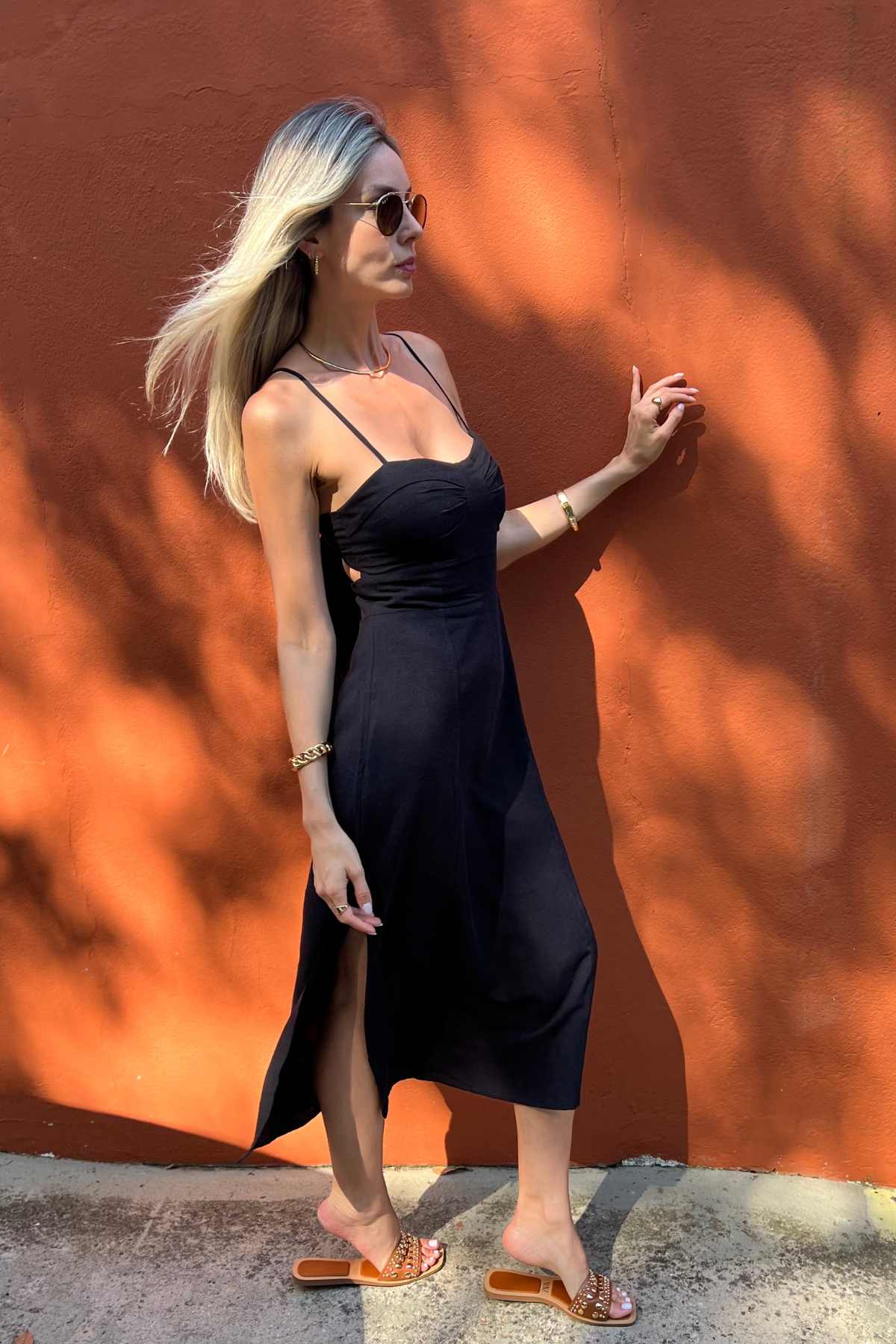 Vestido Midi Com Busto Estruturado E Fenda Agata