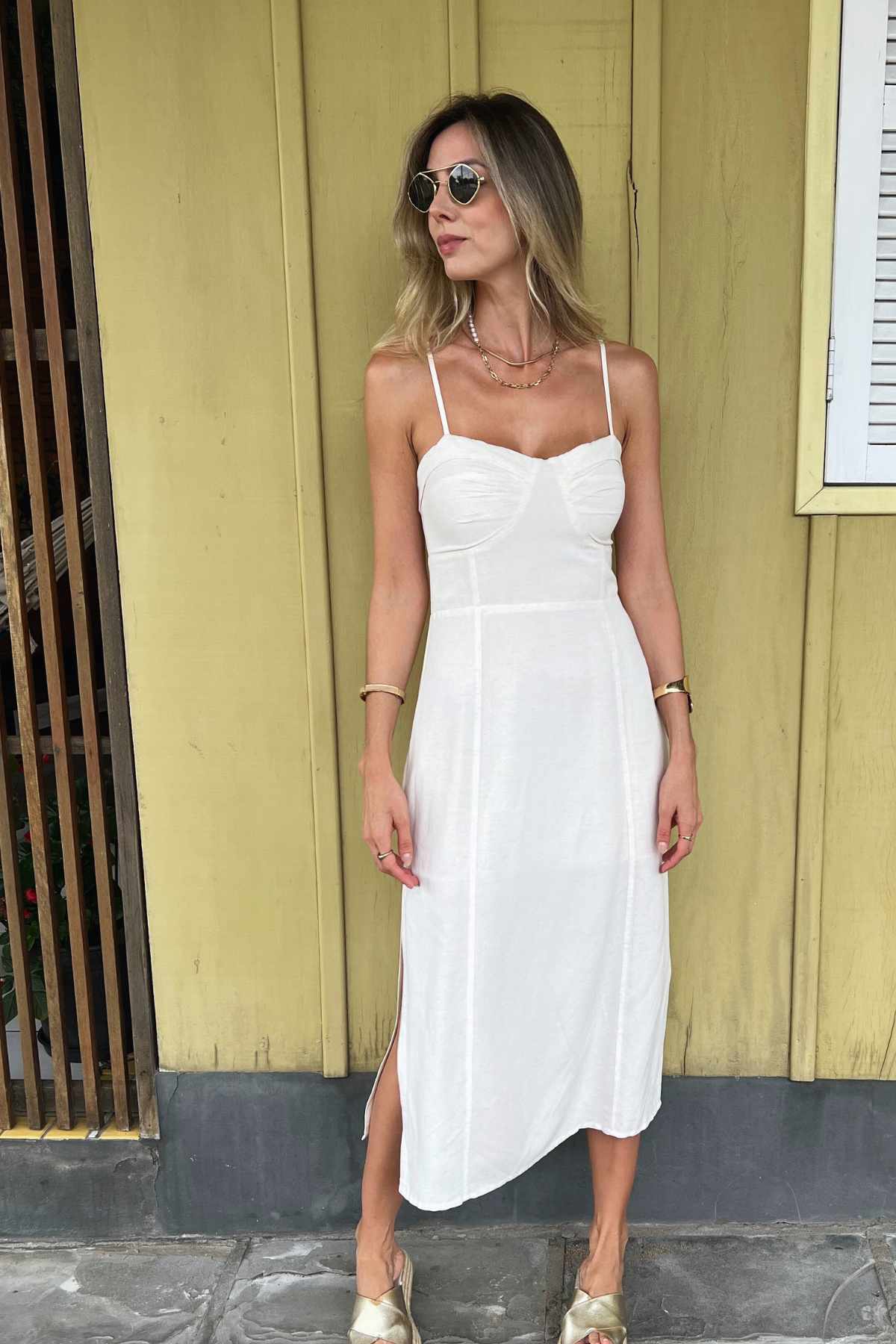 Vestido Midi Com Busto Estruturado E Fenda Agata