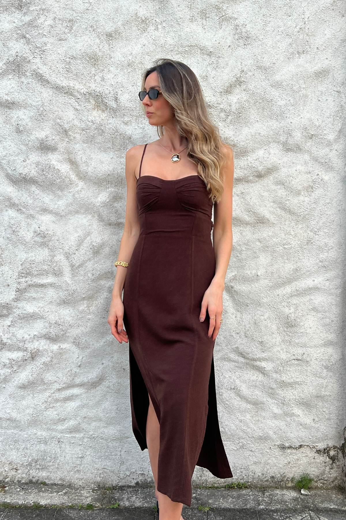 Vestido Midi Com Busto Estruturado E Fenda Agata