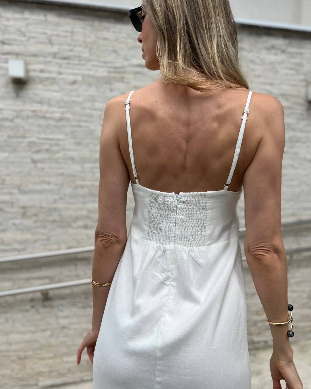 Vestido Midi em Viscolinho com Bojo e Fendas Catarina