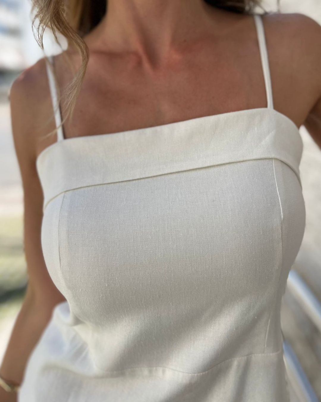 Vestido Longuete em Linho e Viscose com Decote Reto Dobrado Liana