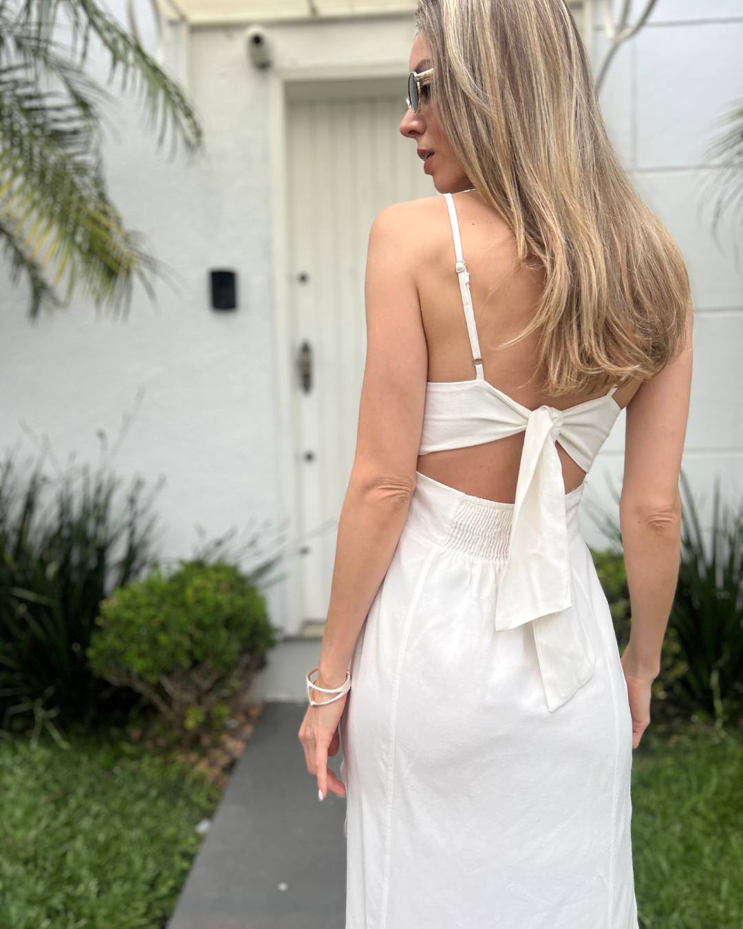 Vestido Midi Com Busto Estruturado E Fenda Agata