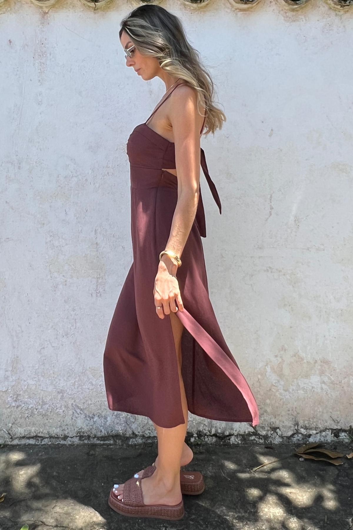 Vestido Midi Com Busto Estruturado E Fenda Agata
