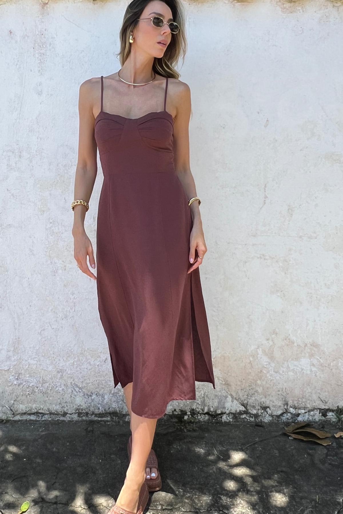 Vestido Midi Com Busto Estruturado E Fenda Agata