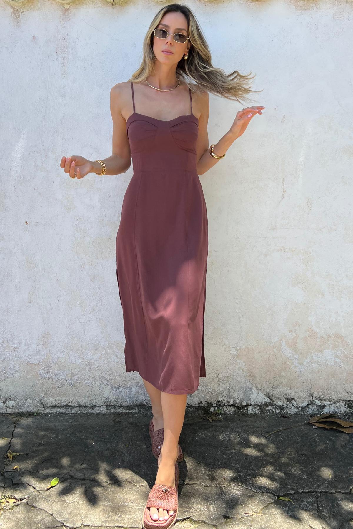 Vestido Midi Com Busto Estruturado E Fenda Agata