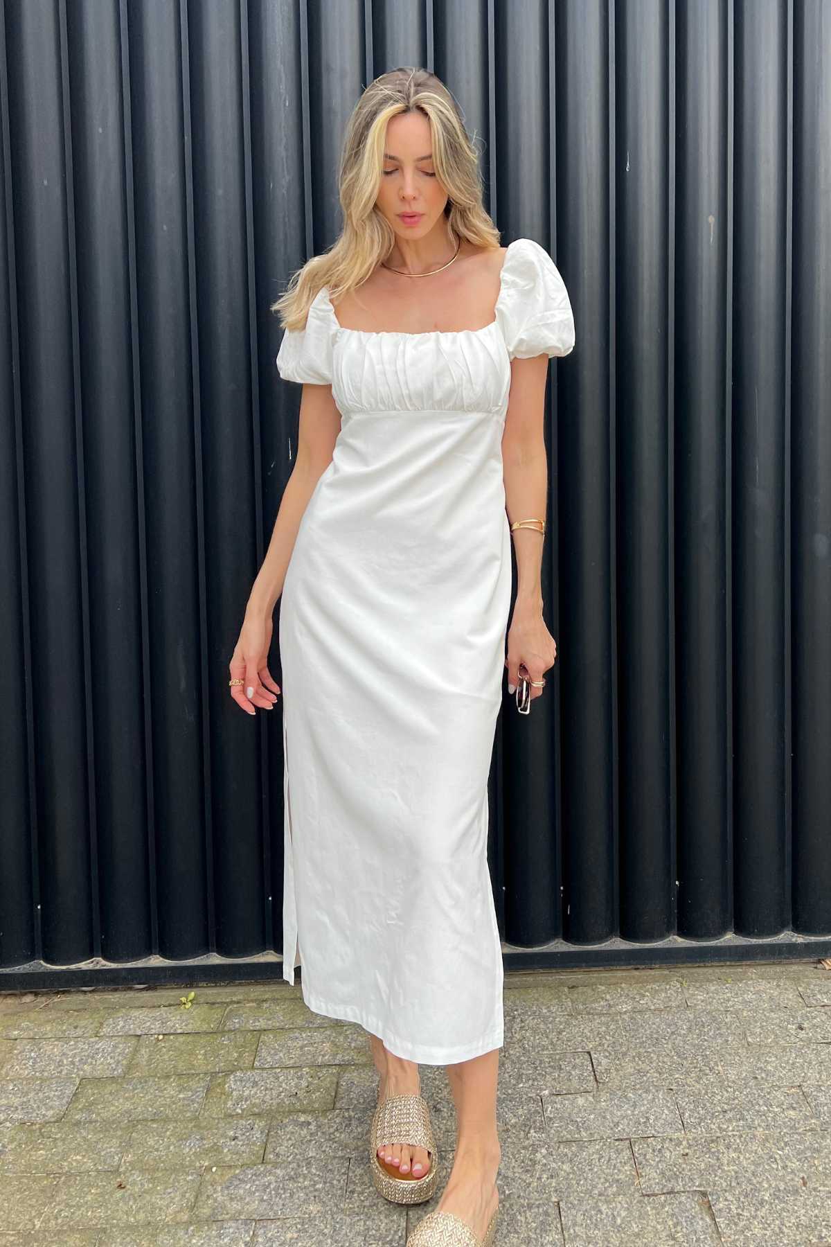 Vestido Midi com Manga Princesa e Busto Franzido Izabel