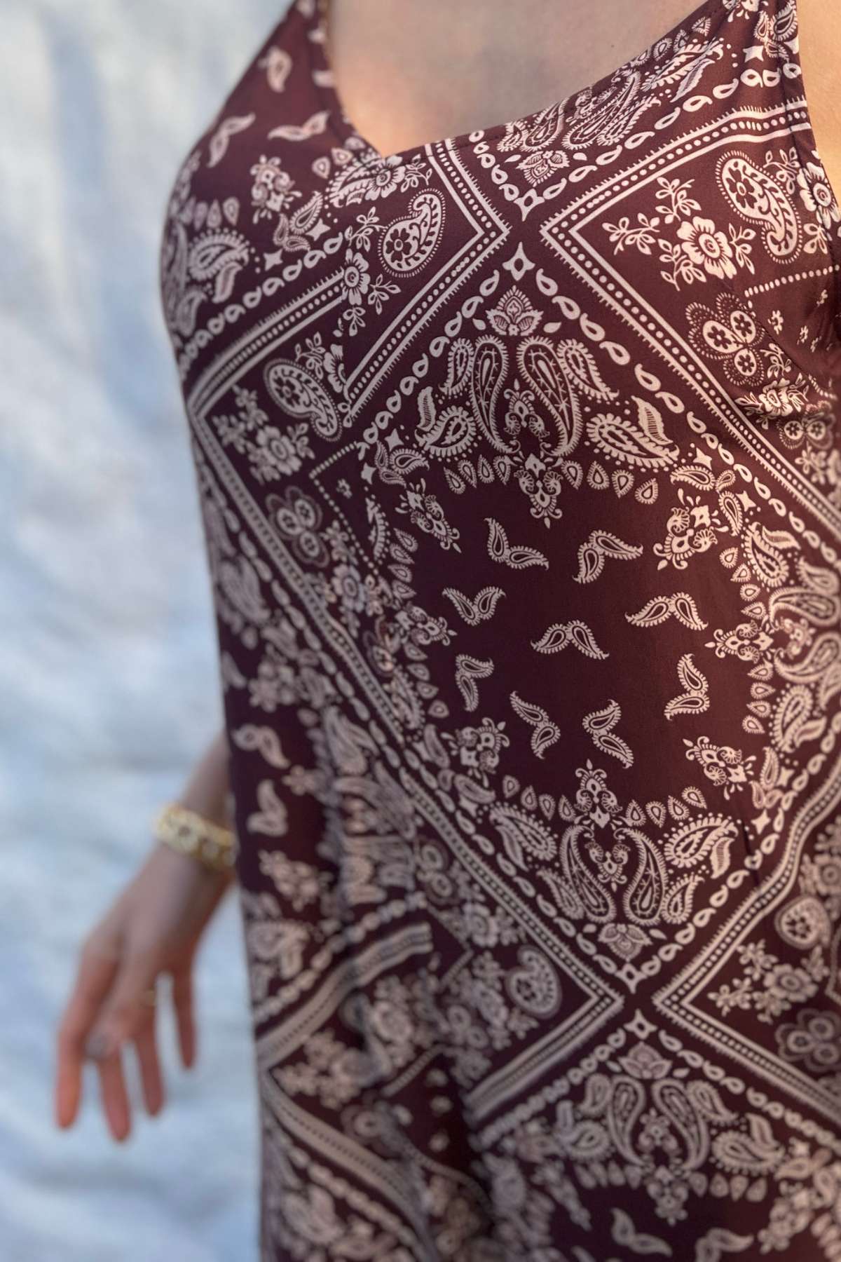 Macacão Feminino Marrom Estampado Alças Finas